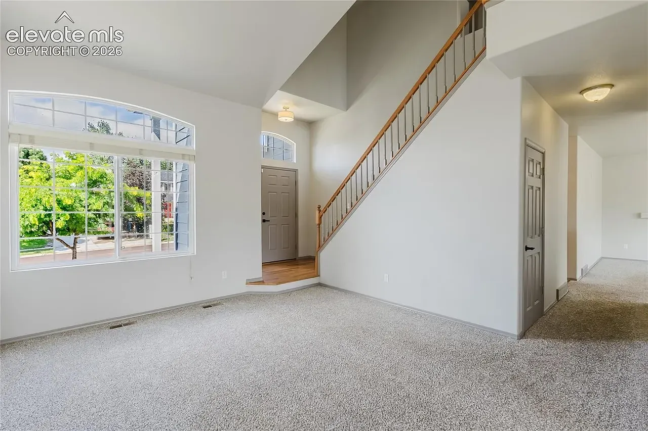 3 bed, 2848 sqft, $2,500 — Photo 4
