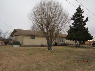 611 W Church Ave, Fairland, OK 74343