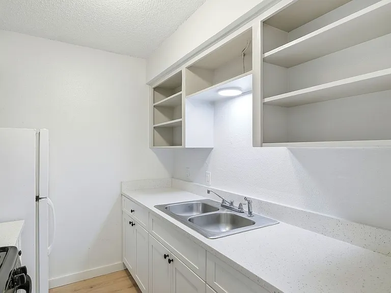 2319 Greenfield Pkwy — Photo 5