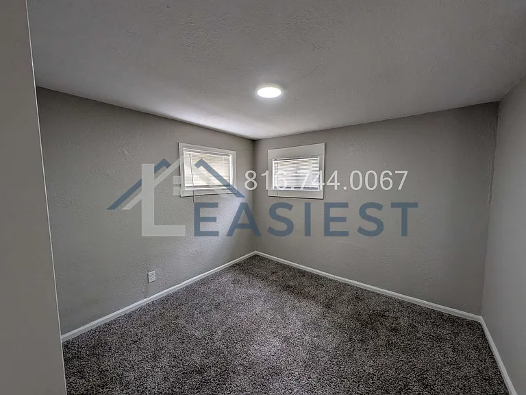 2129 E 77th Ter — Photo 18