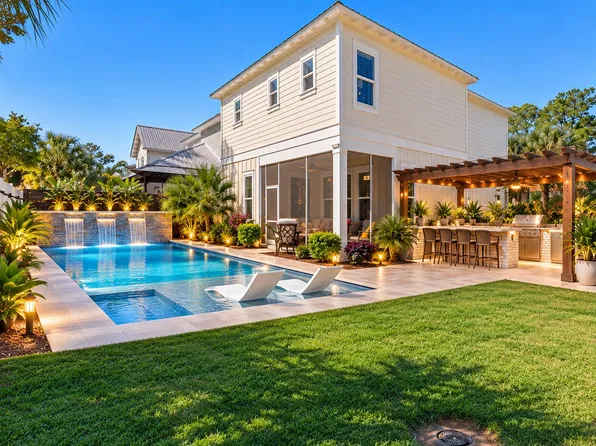 94 Lakeland Dr, Miramar Beach, FL 32550