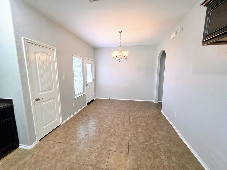 1809 Rodeo Dr — Photo 16