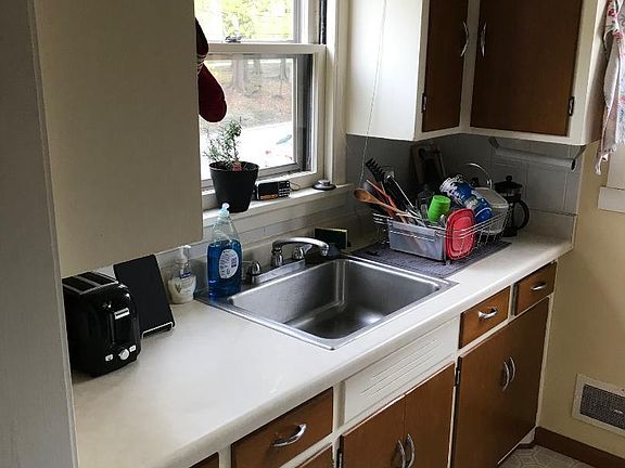 Kitchen with dishwasher