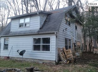 633 Cranberry St, Newland, NC 28657