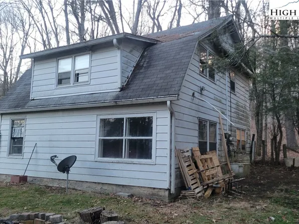 633 Cranberry Street, Newland, NC 28657