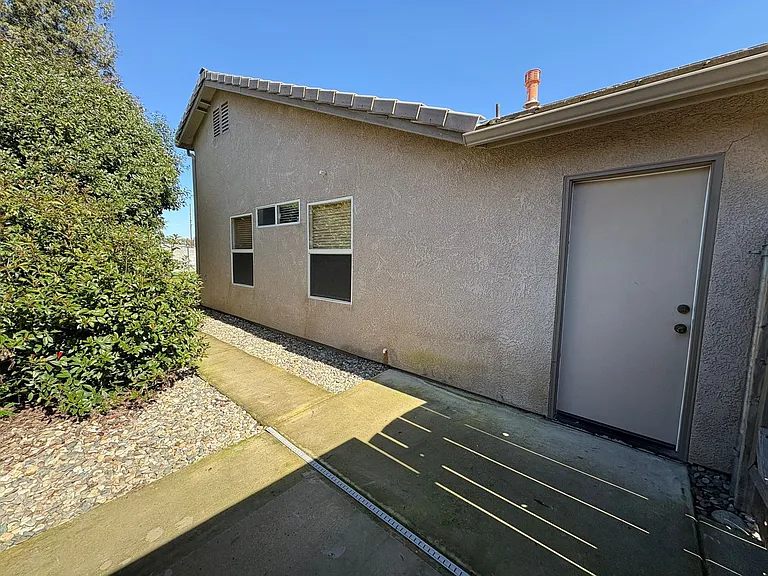 1422 E Mesa Ct — Photo 33