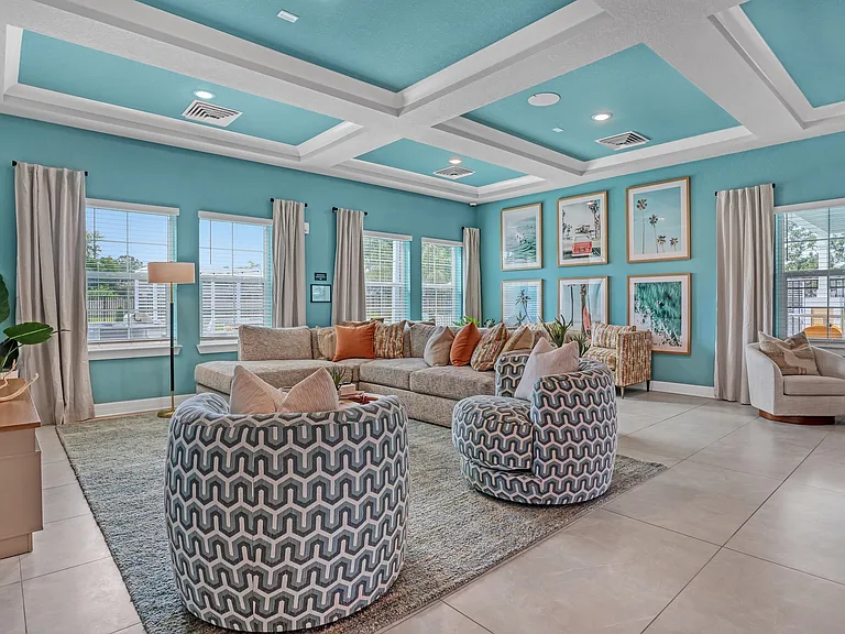 Palm Breeze Apartments — Photo 35