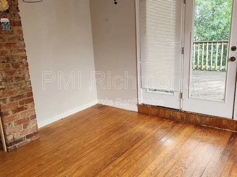 411 S Laurel St — Photo 18