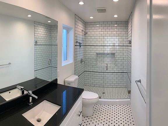 5th image of 3306 Bellevue Ave
