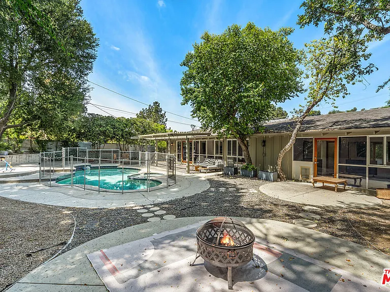 3641 Woodcliff Rd — Photo 22