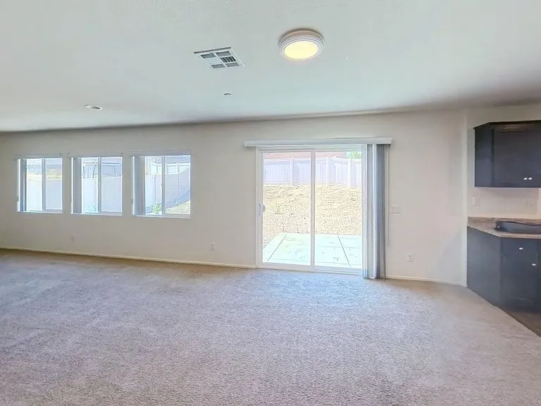 15136 Audrey Dr — Photo 4