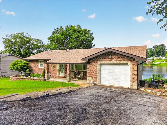 2nd image of 3663 E Lakeview Dr