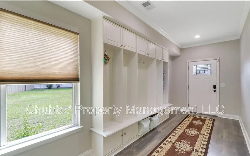 4 bed, 2.5 bath, 2143 sqft, $2,550 — Photo 4