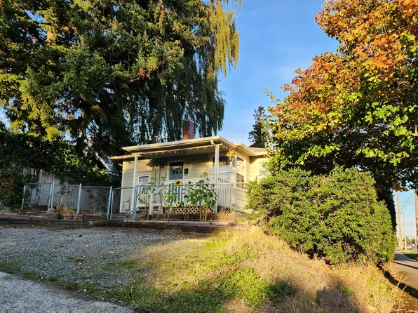 2154 S L St #B, Tacoma, WA 98405
