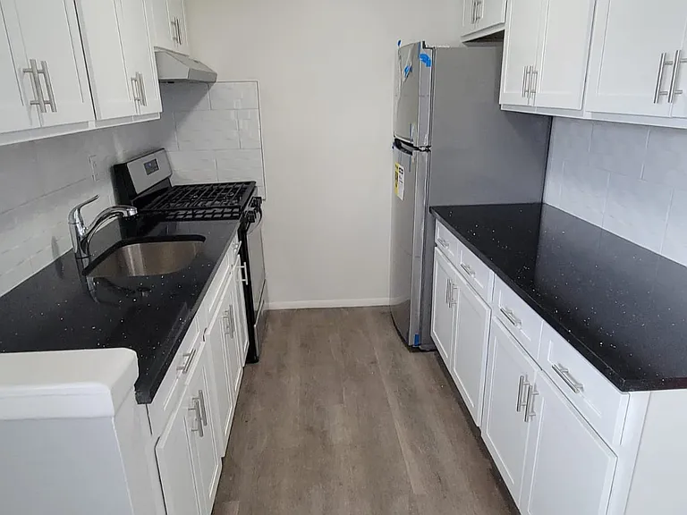 96 Fitzgerald Dr — Photo 5