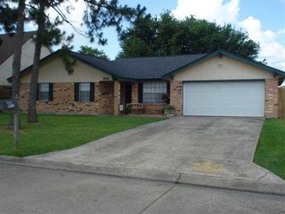 912 S 23rd St, Nederland, TX, 77627