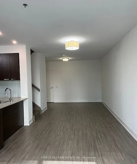 310 Tweedsmuir Ave #Townhouse 4 — Photo 13