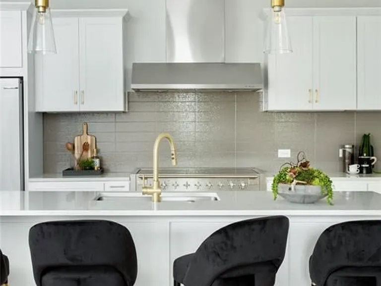 2633 Reagan St #203 — Photo 34