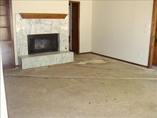 3rd image of 2906 Rosewood Ln