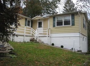 29 Carter Rd, Pleasant Valley, NY 12569