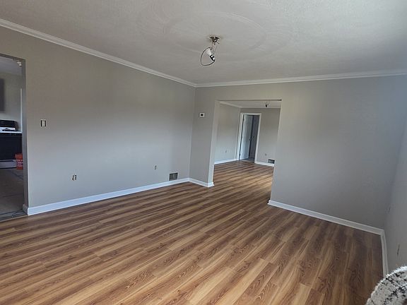 3rd image of 199 Broadway Ave