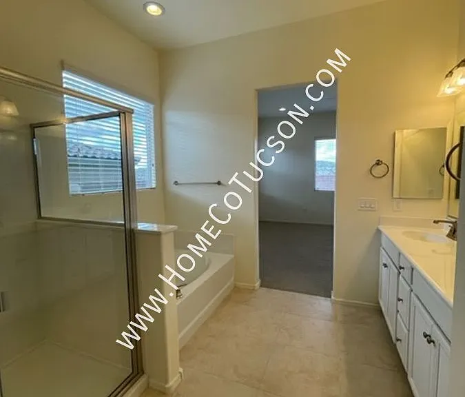 38628 S Running Roses Ln — Photo 17
