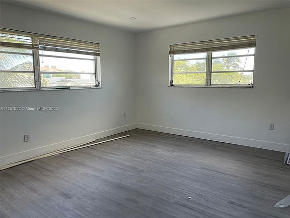 5th image of 301 Sunrise Dr APT 4BW