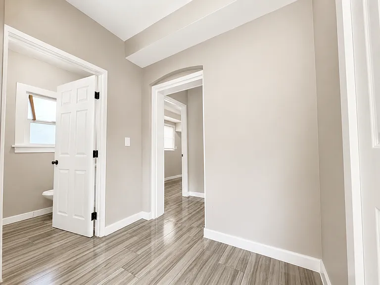 1207 E 55th St #2 — Photo 14