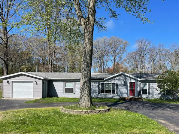 5074 Woodward, Coloma, MI 49038