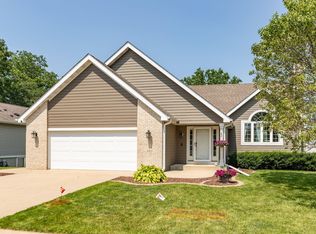 485 Manor Ridge Dr NW, Rochester, MN 55901