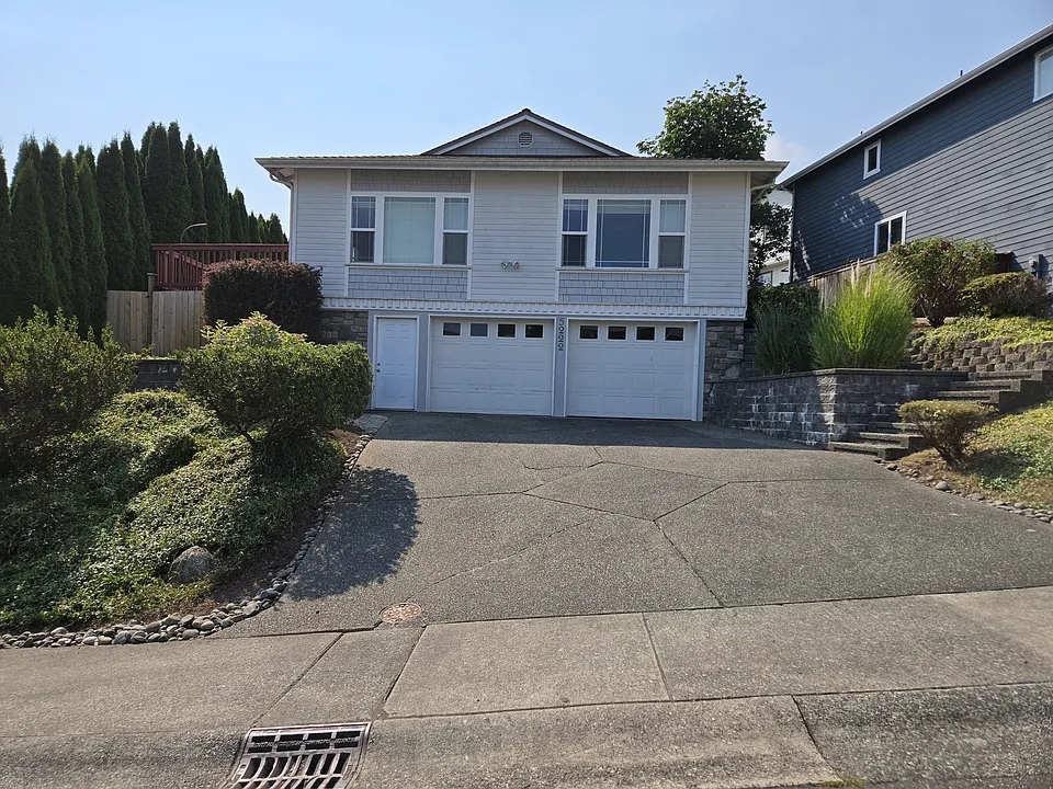 5222 115th St SE