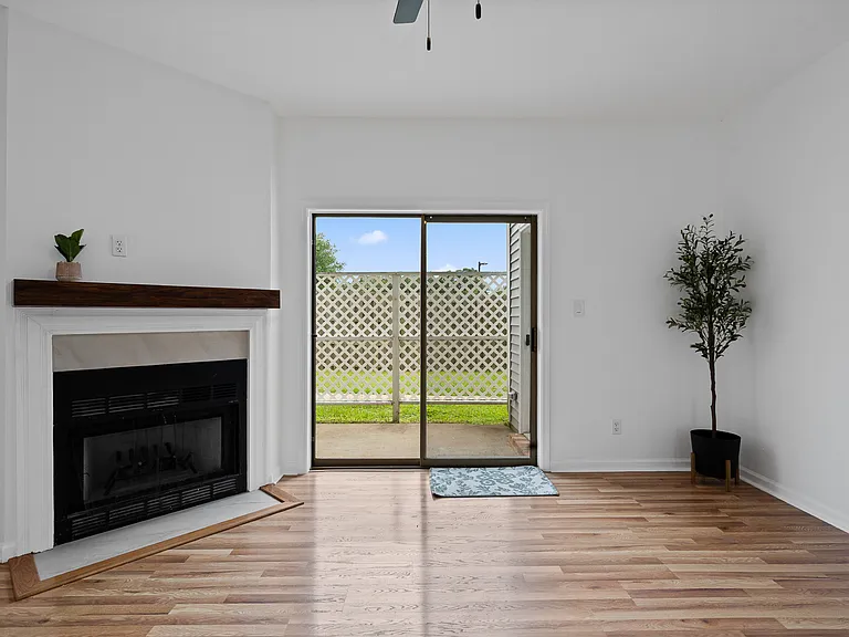 601 E Burgess Rd #H3 — Photo 10
