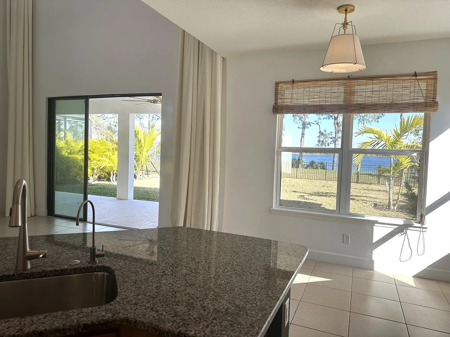 4 bed, 3.5 bath, 2624 sqft, $3,295 — Photo 4
