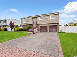 43 Babylon Ave, West Islip, NY 11795