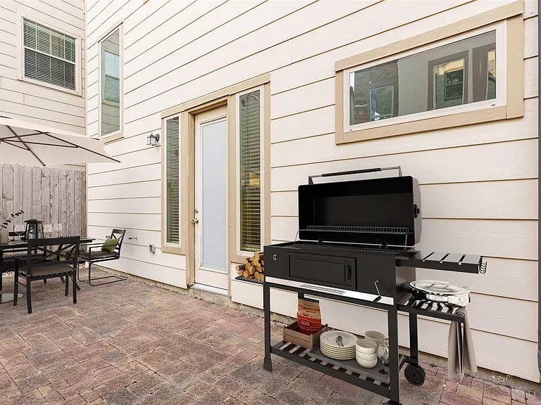 1518 Birdsall St #A — Photo 23
