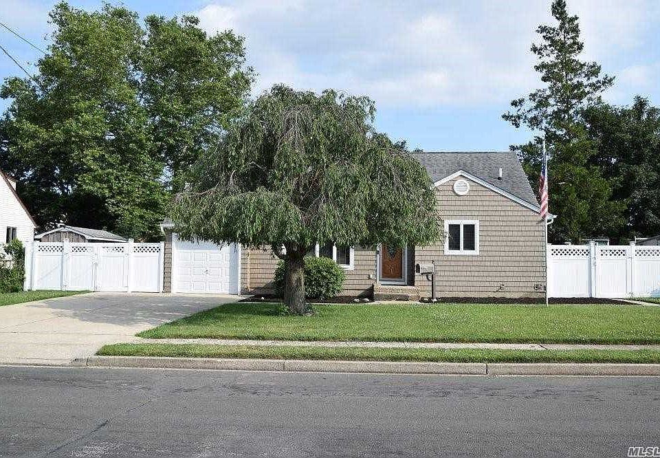 2nd image of 500 15th St