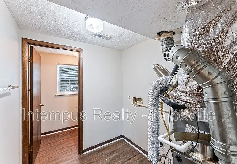 8738 Gleason Dr — Photo 31
