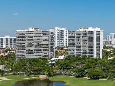 3731 N Country Club Dr APT 2025, Aventura, FL, 33180
