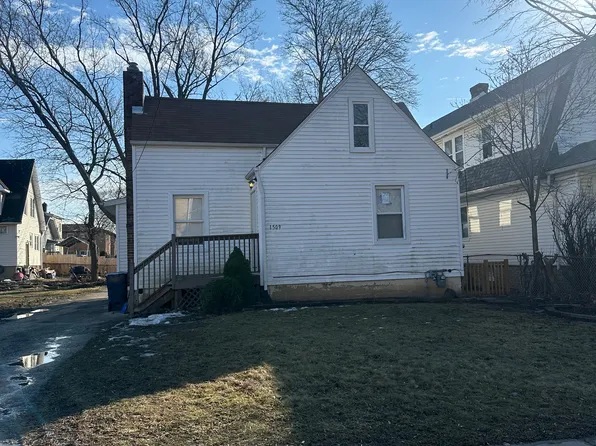 1509 W Ridgeland Ave, Waukegan, IL 60085