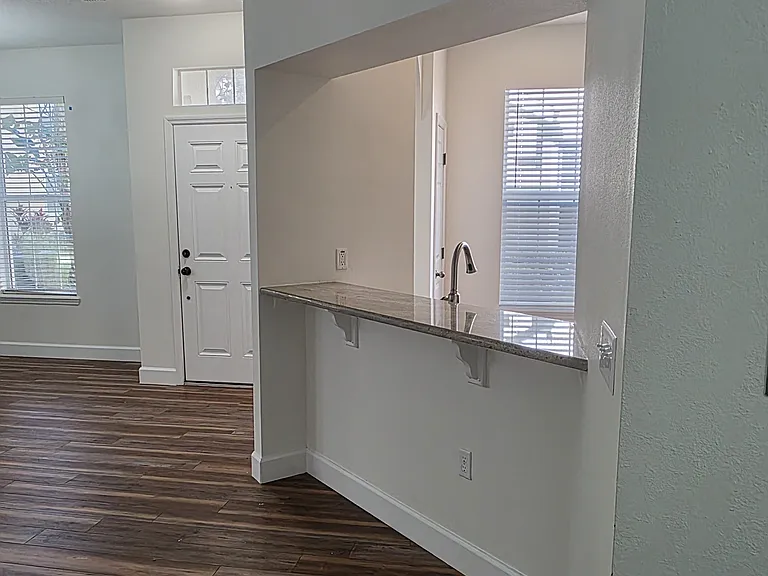 6738 Breezy Palm Dr — Photo 6