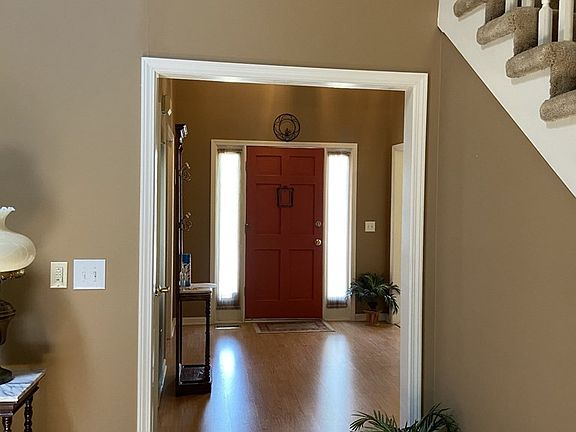 5th image of 205 Oak Hollow Cir