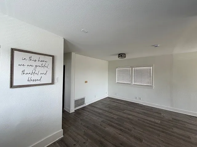 1137 S Cabrillo Ave — Photo 7