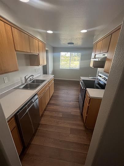 2nd image of 804 SE Excel Ct #3