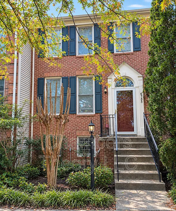 6735 Royal Thomas Way