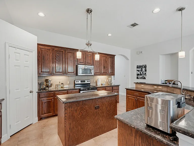 2504 Maple Stream Dr — Photo 27