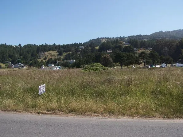 1120 Lower Pacific Dr, Whitethorn, CA 95589