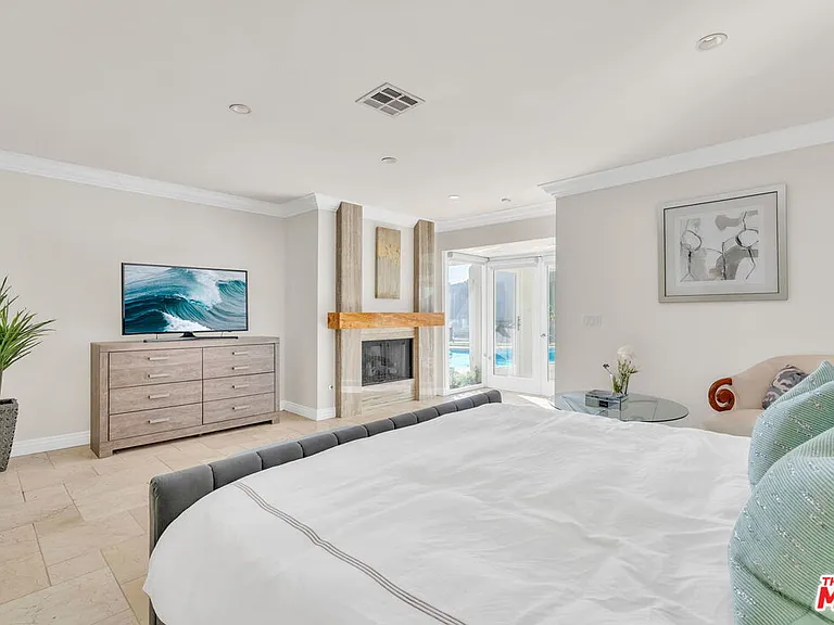 2177 Summitridge Dr — Photo 23
