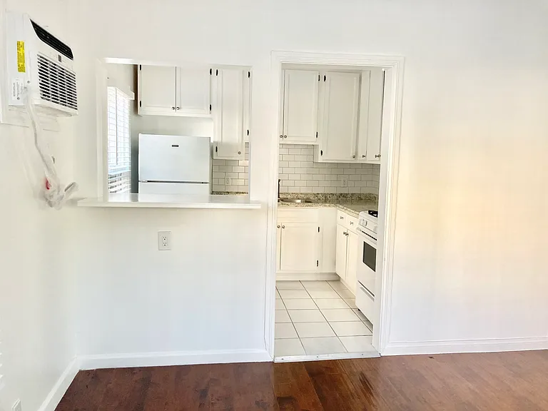 5200 Marathon St #110 — Photo 4