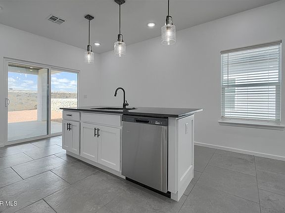 5th image of 15125 Laura Ln