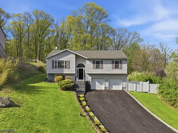 7 Brendona Ave, Hopatcong Boro, NJ 07874